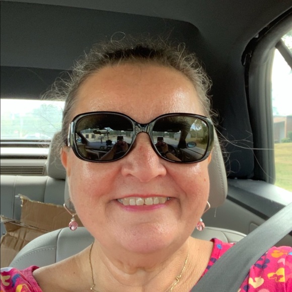 Meet your Posher, Nadine - Picture 5 of 12